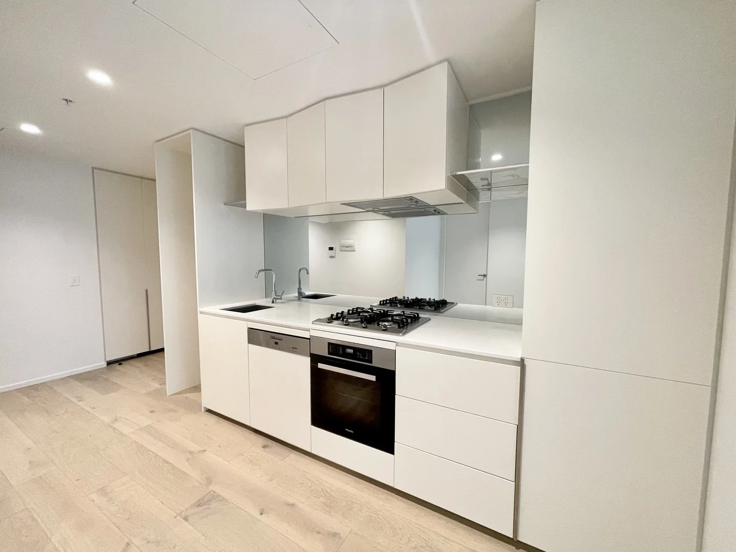 1001/18 Hoff Bvd, Southbank VIC 3006