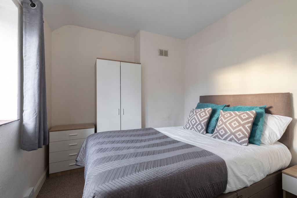 Additional image 7 of 4 bed semi-detached house to rentSt. Pauls Street South, Cheltenham GL50