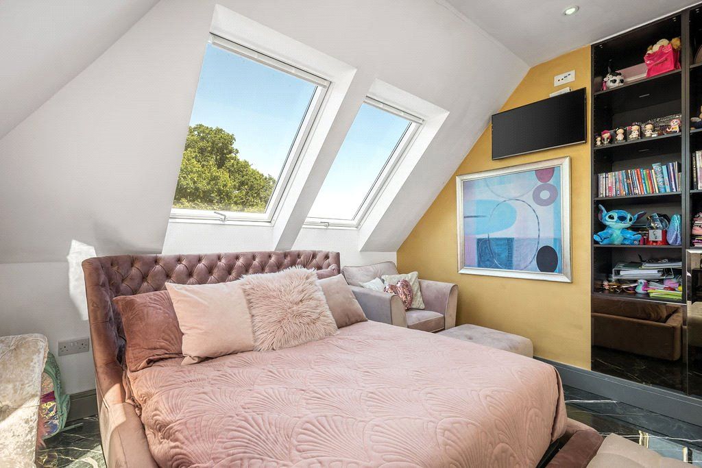 Additional image 3 of 5 bed detached house to rentWaggon Road, Barnet EN4