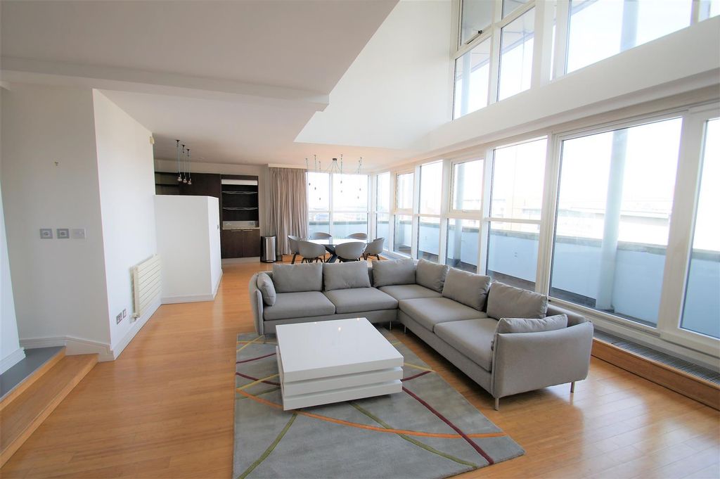Additional image 2 of 3 bed flat to rentCentury Buildings, St Mary`S Parsonage M3