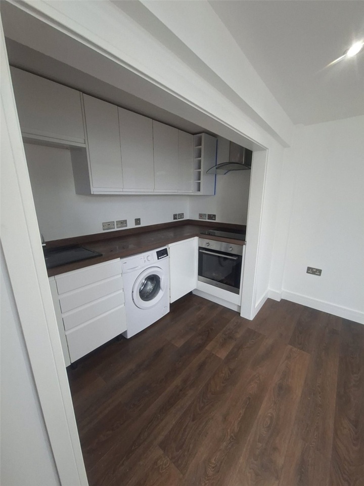 2 Bed Flat, Whitehall Road, BS5, N1 7GU photo 3