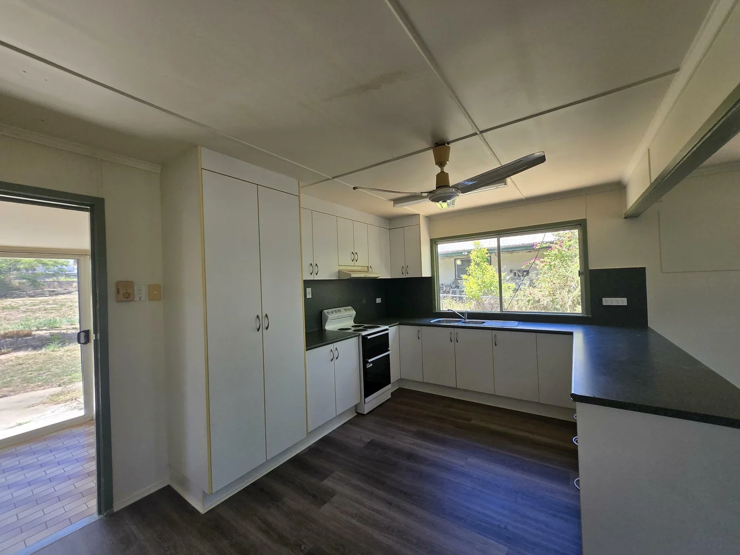 Additional image 3 of 16 Shirley St, Moura QLD 4718