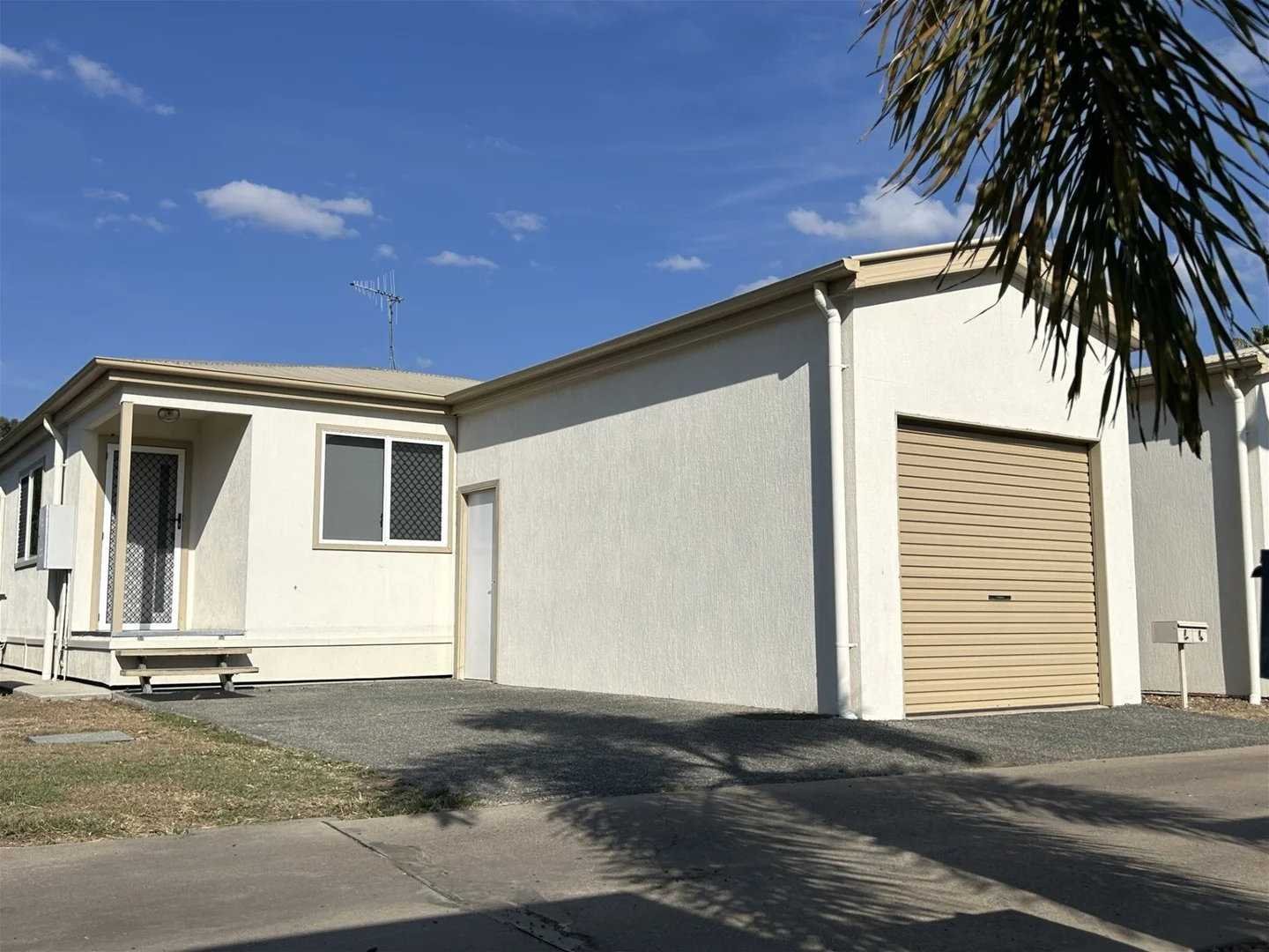 7/5 Atkinson St, Middlemount QLD 4746