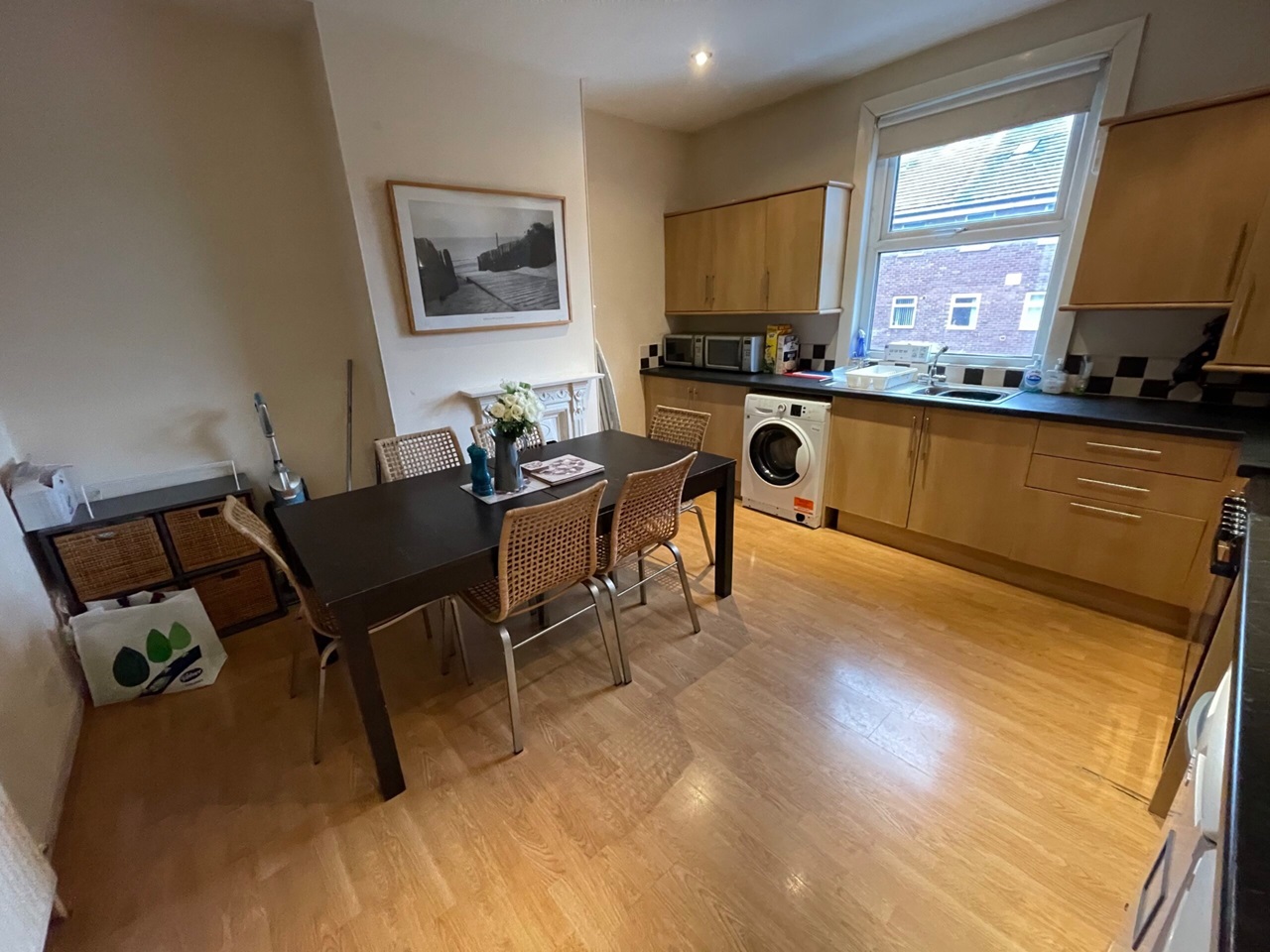 4 Bed Terraced House, Glebe Place, LS5, N1 7GU