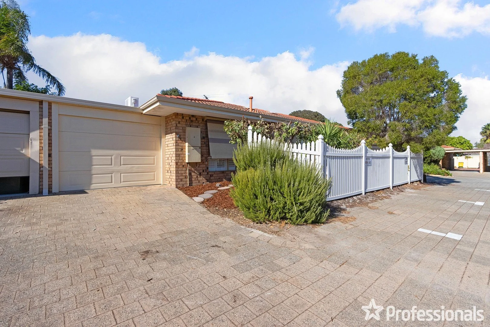 4/83 Barbican Street East, Shelley WA 6148