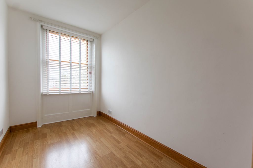 Additional image 5 of 2 bed flat to rentMontpellier Terrace, Cheltenham GL50