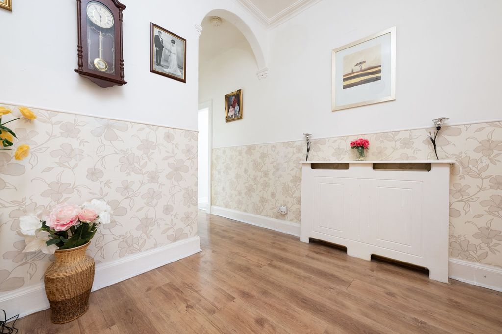 Additional image 5 of 3 bed flat for saleGeorge Square, Greenock PA15