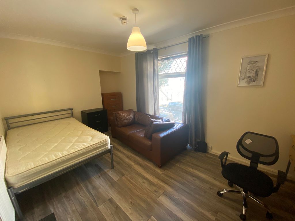Additional image 2 of 2 bed flat to rentFirst Floor Flat, Mansel Street, Swansea SA1