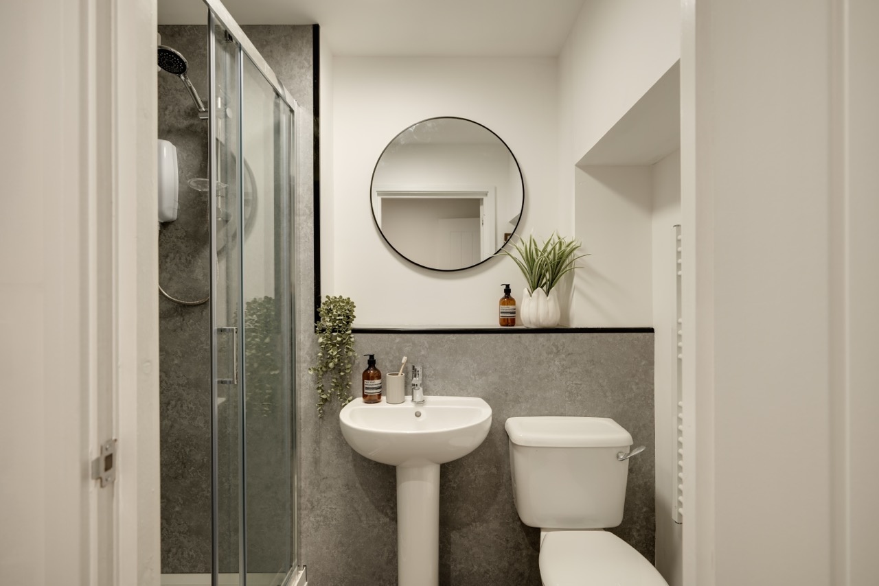 Studio Flat, Gloucester Road North, BS34, N1 7GU photo 5