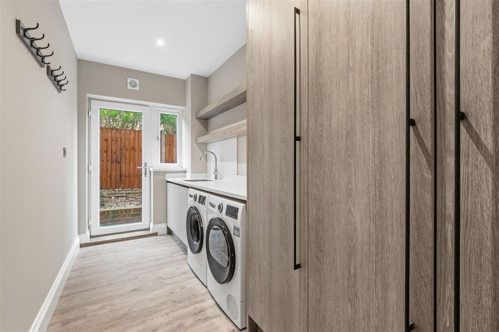 Additional image 18 of 4 bed detached house to rentChessetts Wood Road, Lapworth, Solihull B94