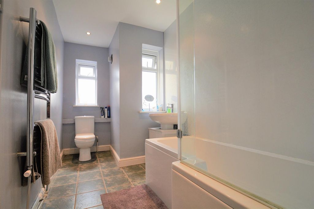 Additional image 9 of 2 bed end terrace house to rentWorsley Road, Newport PO30
