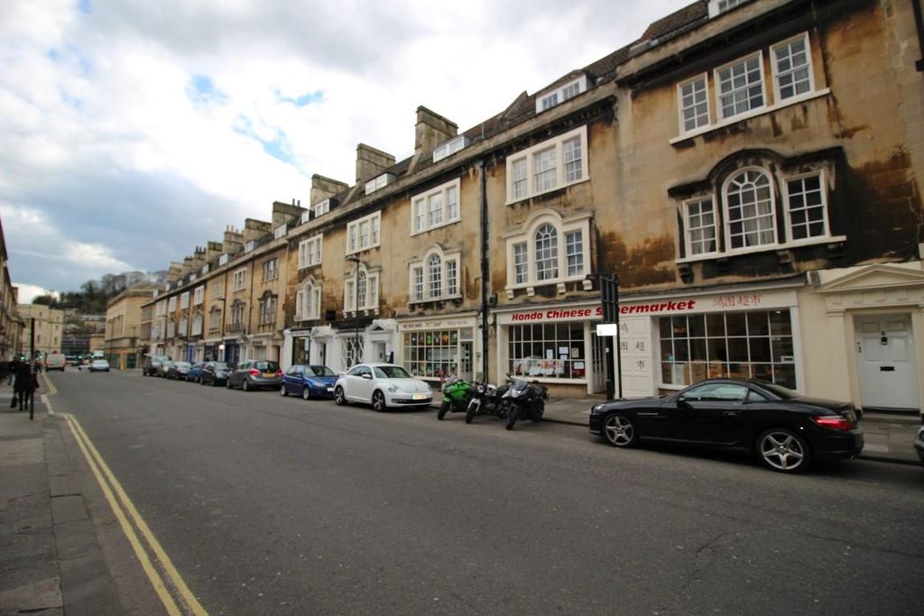 3 bed maisonette to rentSt. James's Parade, Bath BA1