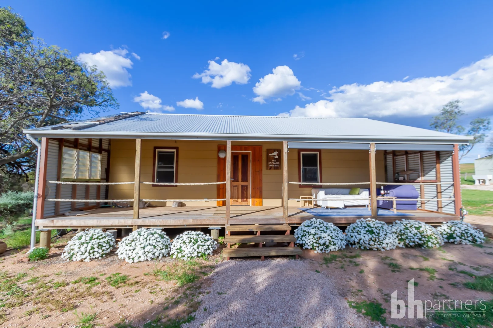 Additional image 2 of Captain's Cottage, Murtho SA 5340