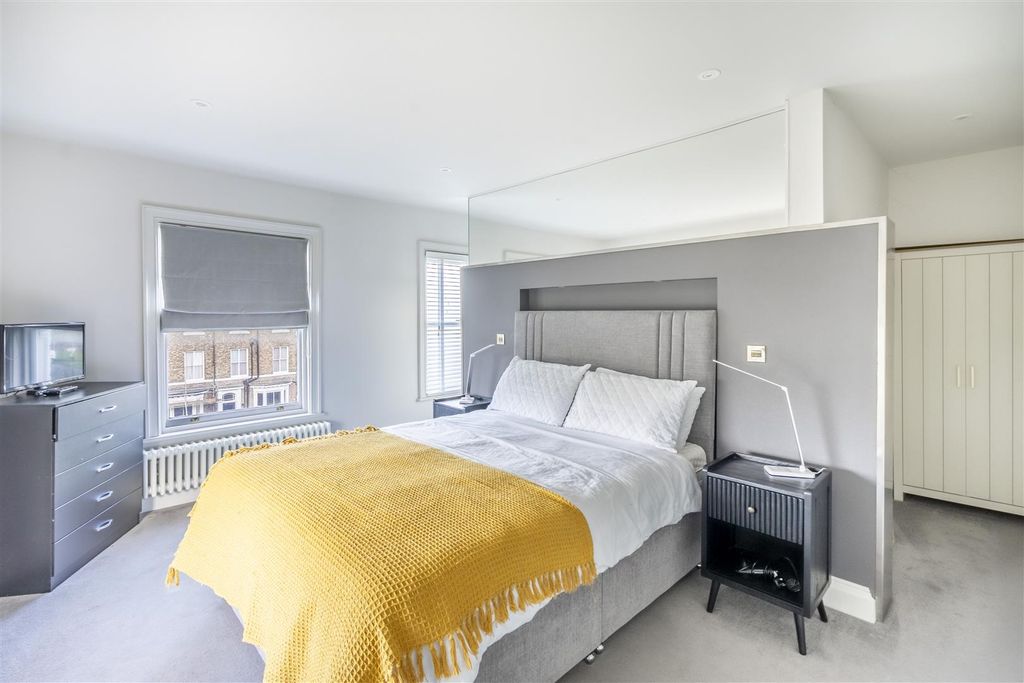 Additional image 3 of 2 bed town house to rentMount Vale, York YO24