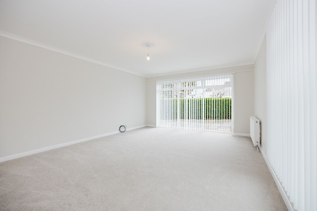4 bed semi-detached house to rentStrathalmond Green, Edinburgh EH4