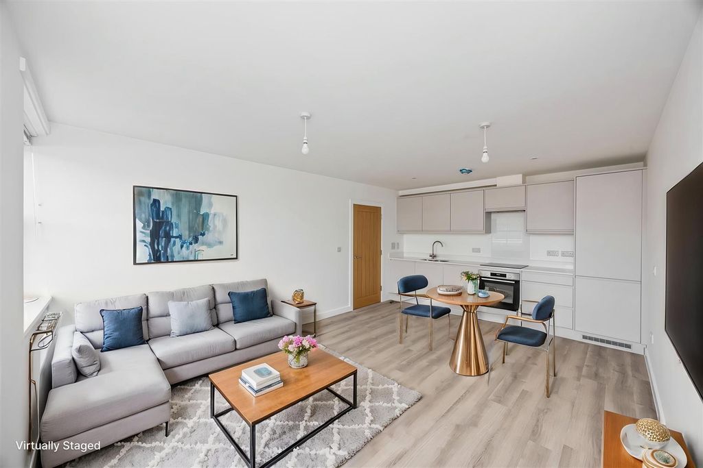 Additional image 3 of 2 bed flat to rentMontague Street, Worthing BN11