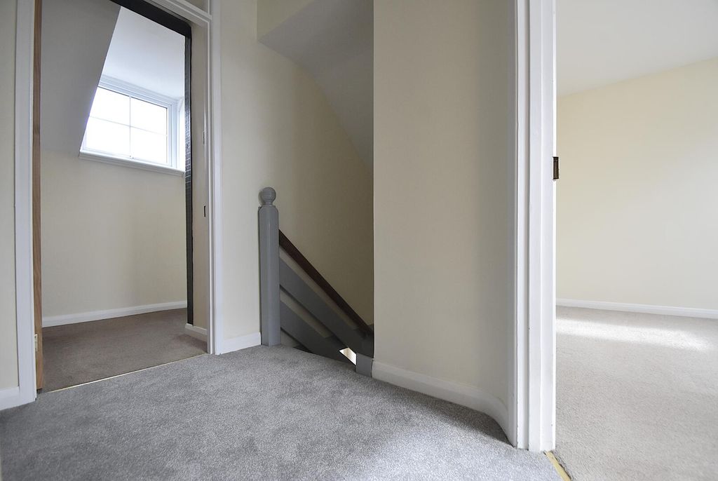 Additional image 11 of 3 bed property to rentHigh Street, Carisbrooke, Newport PO30