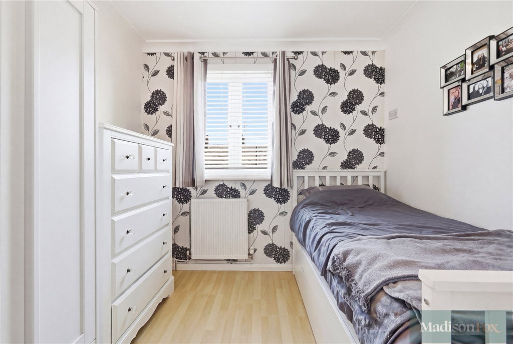 Additional image 13 of 3 bed semi-detached house for saleDeepdene Road, Loughton, Essex IG10