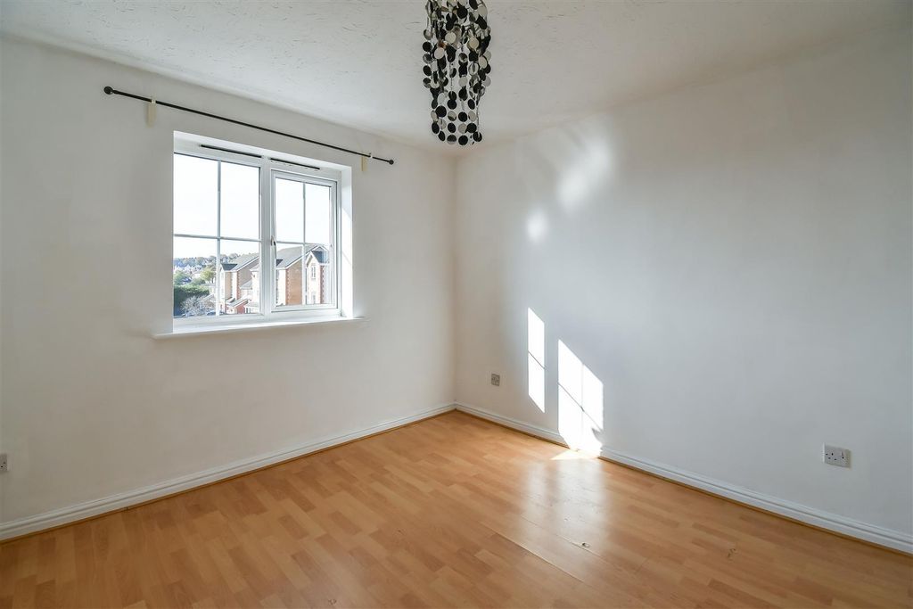 2 bed flat to rentGerddi Margaret, Barry CF62 photo 5