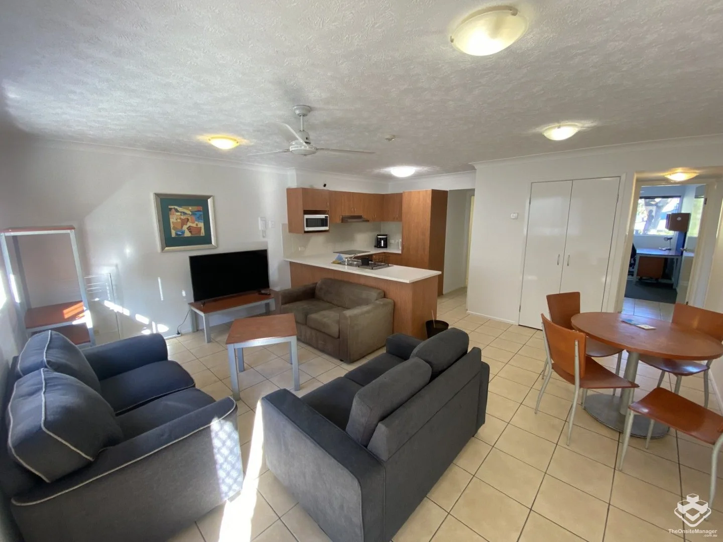 Additional image 8 of ID:21152773/129-131 Currumburra Road, Ashmore QLD 4214