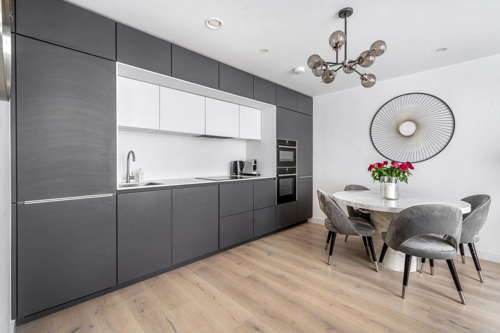 2 bed flat to rentGabriel Square, St.Albans AL1 photo 3