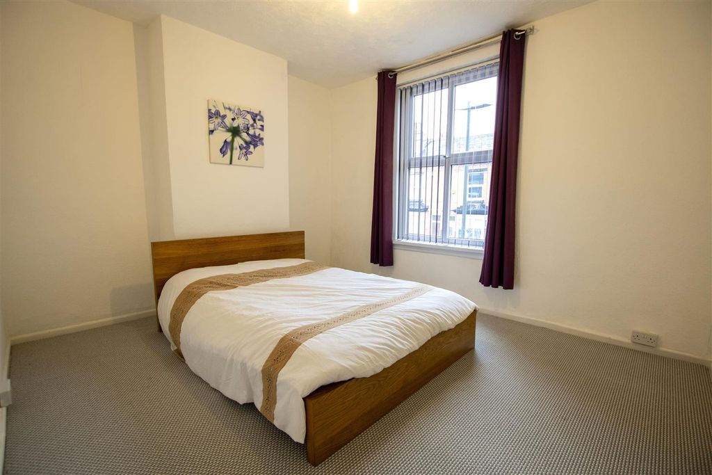 Additional image 7 of 3 bed shared accommodation to rentGleave Road, Selly Oak, Birmingham, West Midlands B29