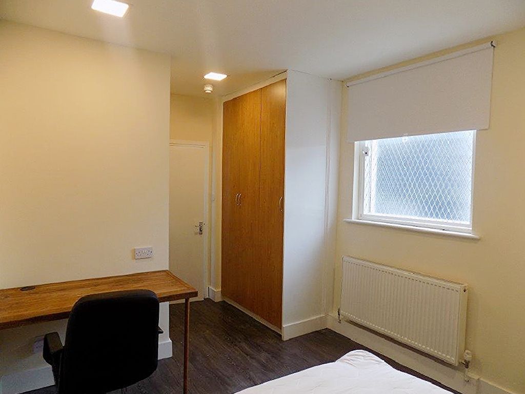 Additional image 8 of 6 bed maisonette to rentAlbert Road, Southsea PO5