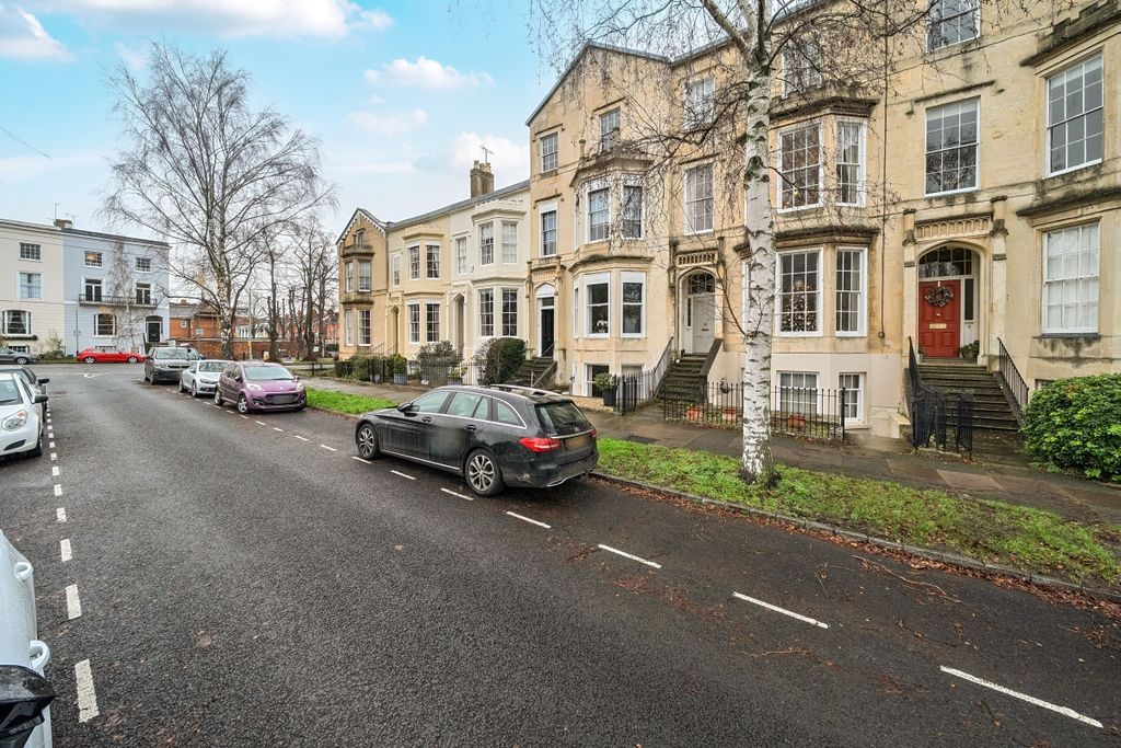 Additional image 17 of 1 bed flat to rentClarence Square, Cheltenham GL50