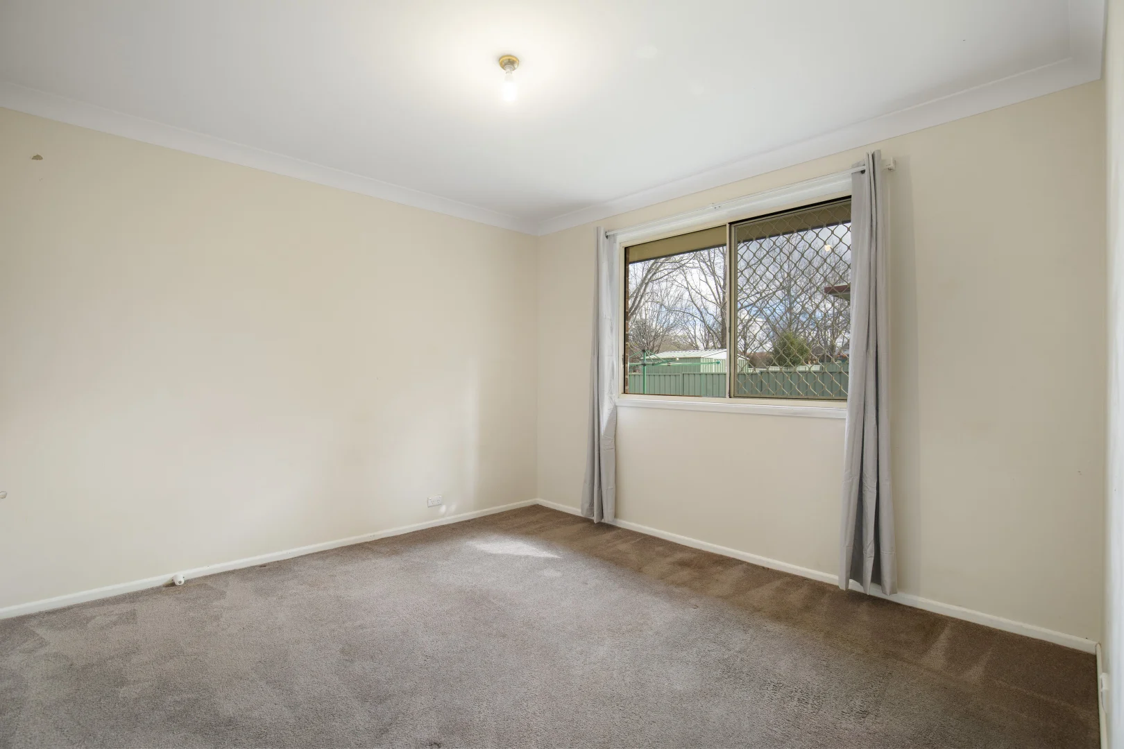 Additional image 11 of 6 Fiona Place, Armidale NSW 2350