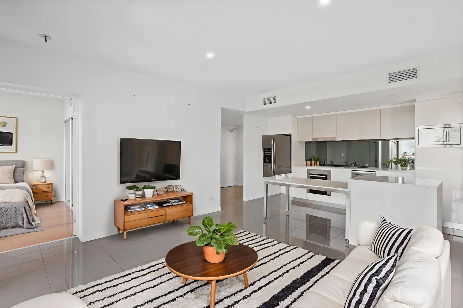 8/35 Clarence Road, Indooroopilly QLD 4068