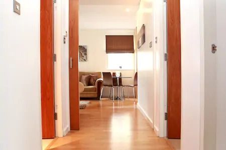2 bed flat to rentHolyrood Road, Edinburgh EH8 photo 5