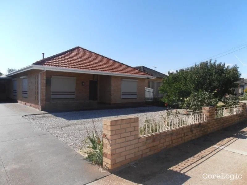 Room at 3 Deepdene Avenue, Mitchell Park SA 5043