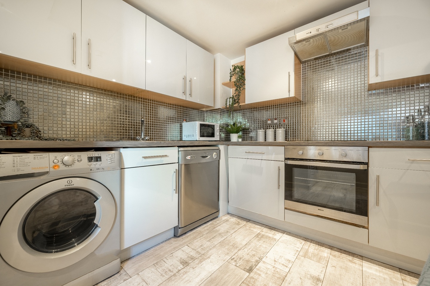 5 Bed Flat, Regent Terrace, S3, N1 7GU photo 4