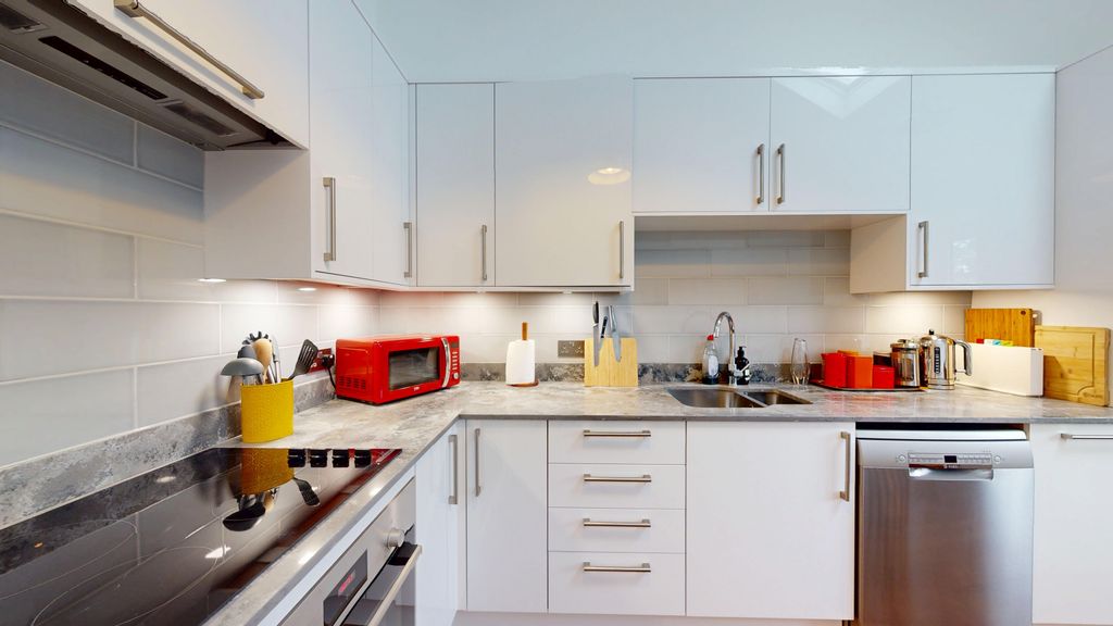 3 bed flat to rentRivercourt, Trinity Street OX1
