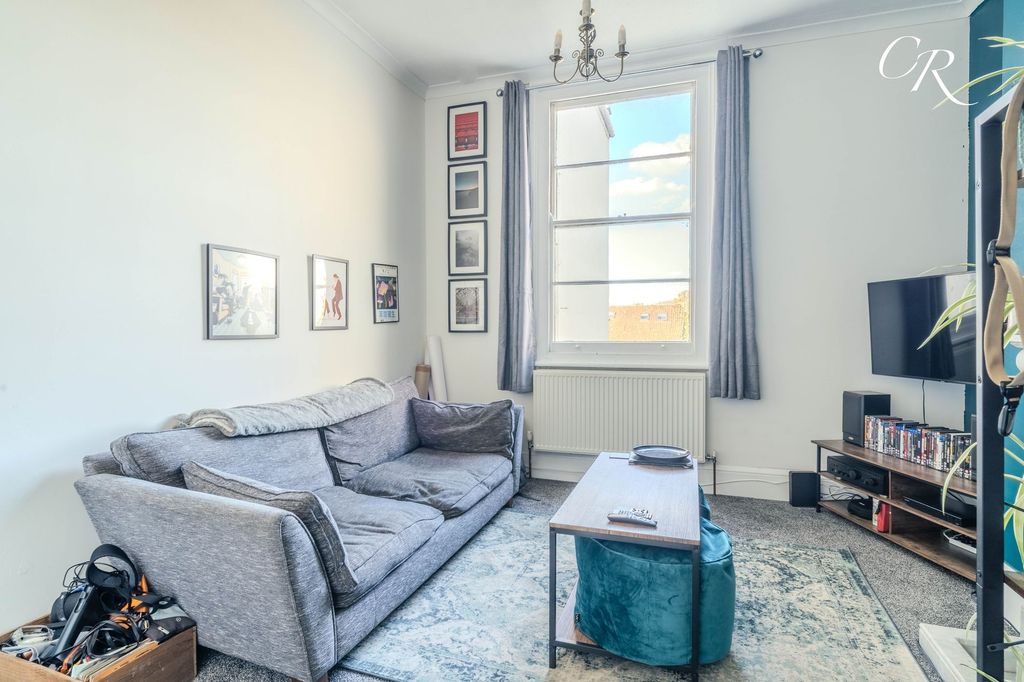 Additional image 4 of 1 bed flat for sale12 Sydenham Road North, Cheltenham GL52