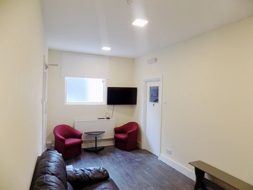 Additional image 6 of 6 bed maisonette to rentAlbert Road, Southsea PO5