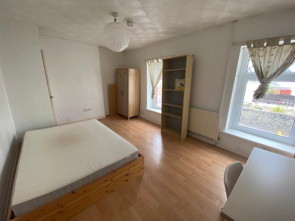 3 bed end terrace house to rentCollins Terrace, Treforest, Pontypridd CF37