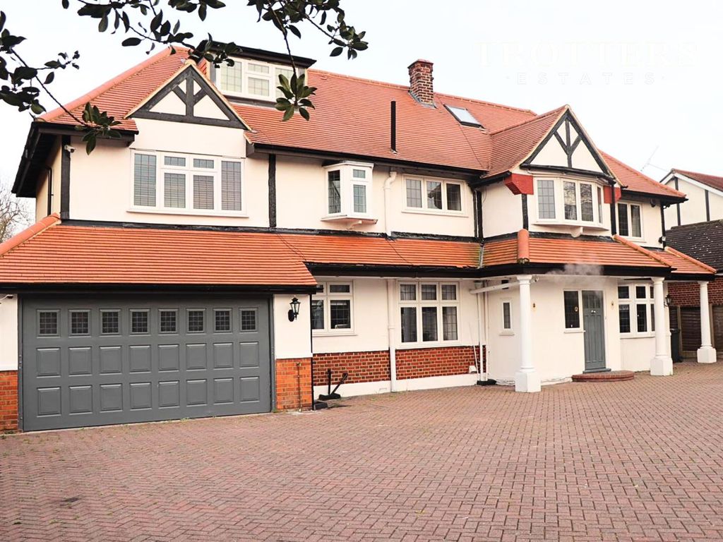 5 bed detached house to rentHainault Road, Chigwell IG7