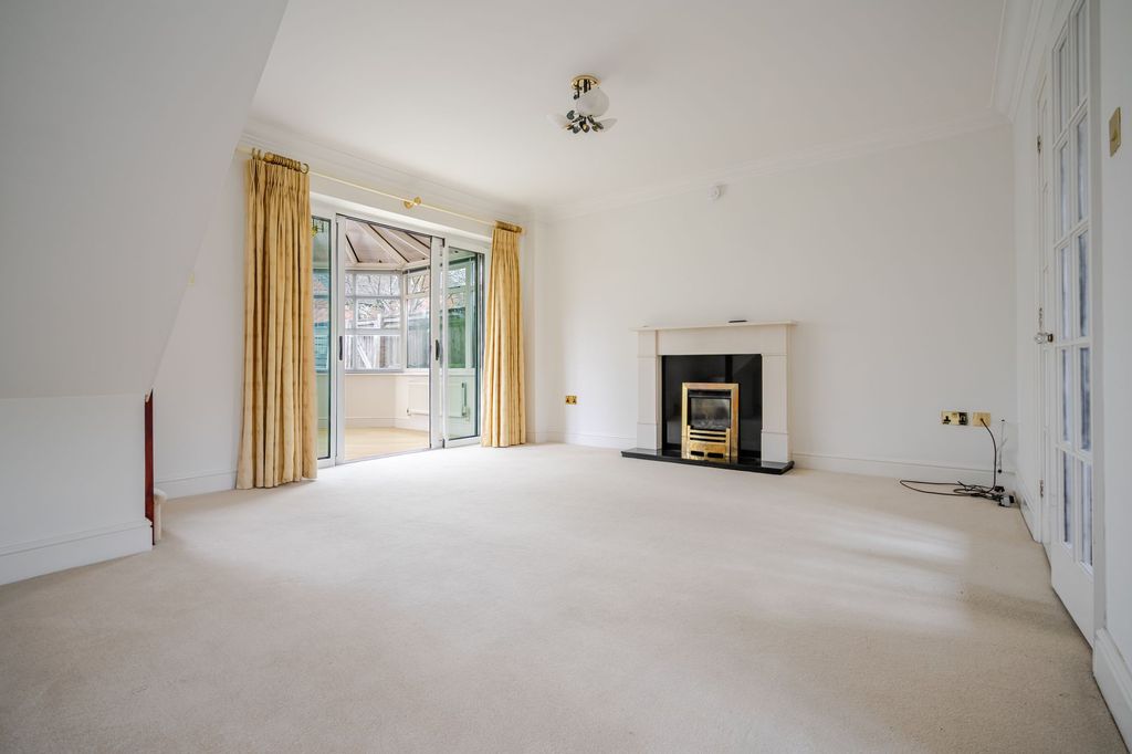 Additional image 3 of 3 bed semi-detached house to rentGuards Court, Sunningdale SL5