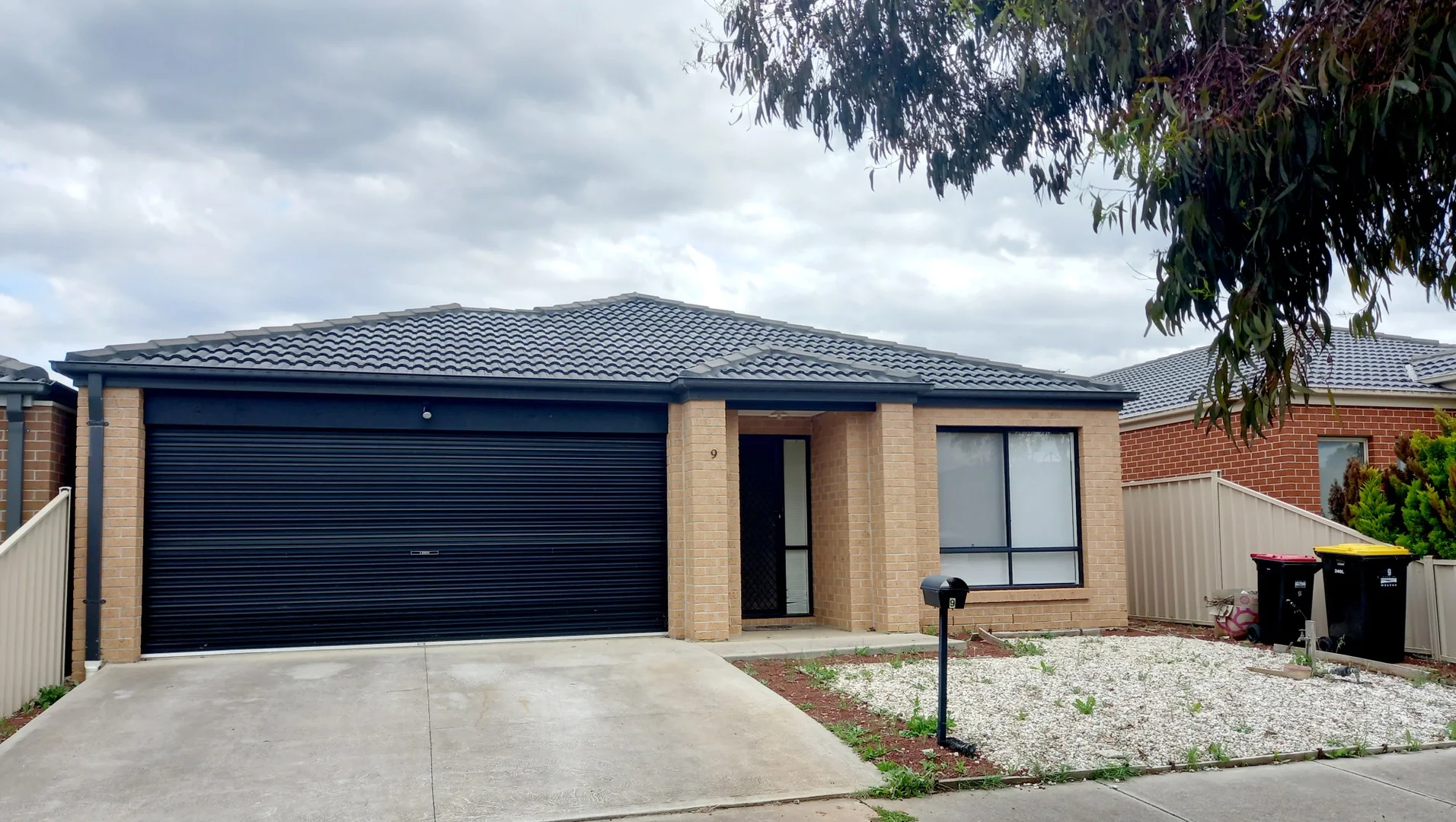 9 Lady Penrhyn Drive, Melton West VIC 3337