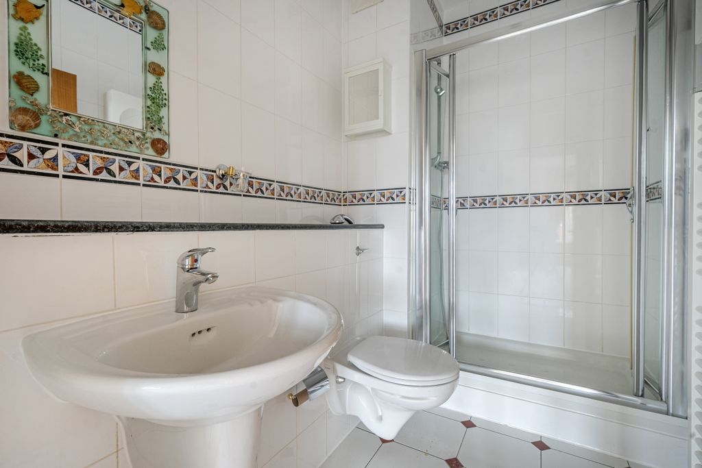 Additional image 13 of 3 bed flat to rentWarberry Park Gardens, Tunbridge Wells TN4