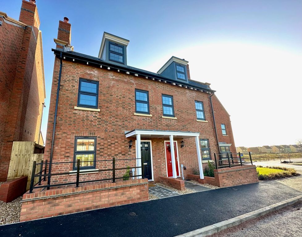 3 bed town house to rentDart Avenue, Topsham, Exeter EX2