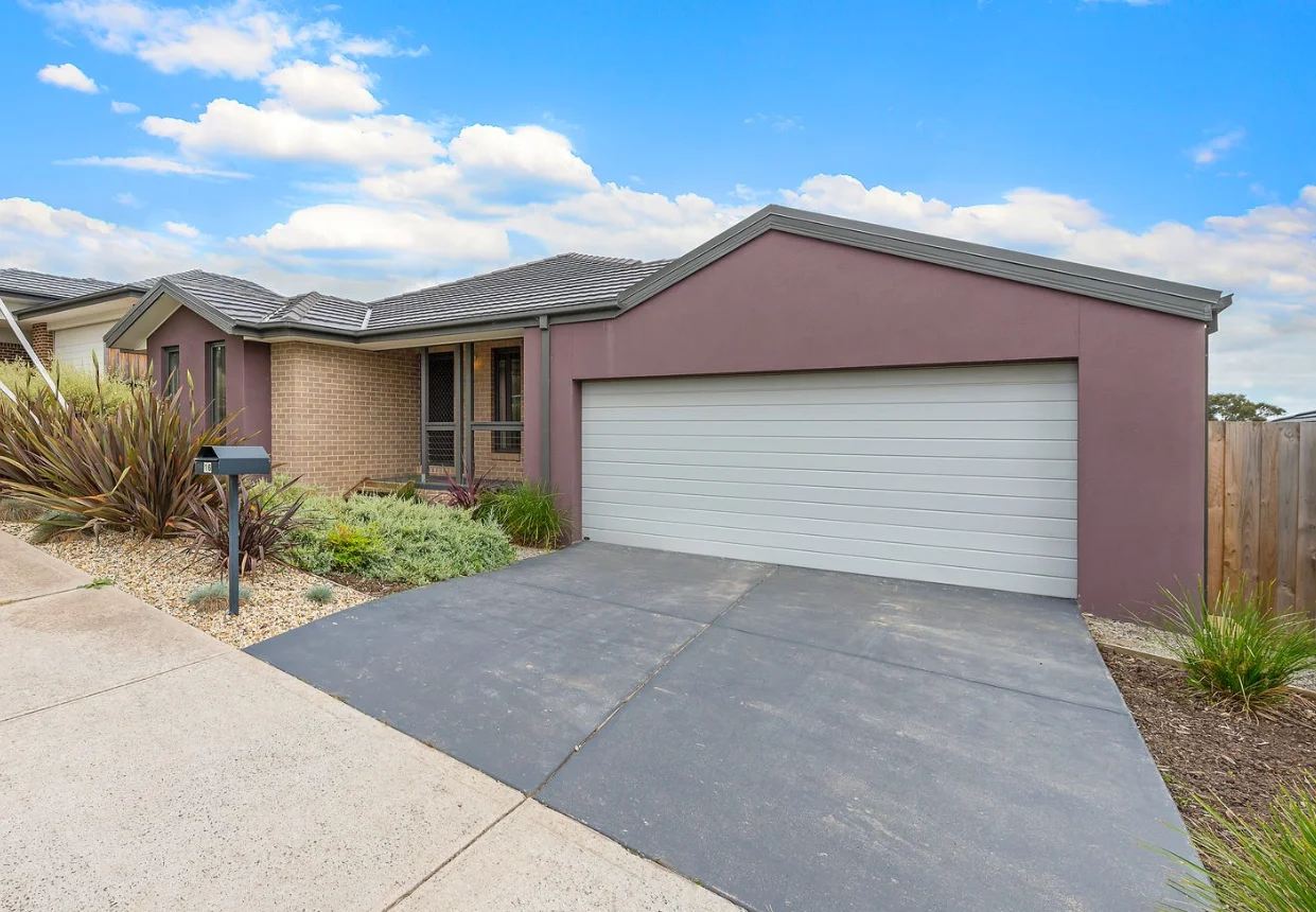 16 Faithful Way, Doreen VIC 3754