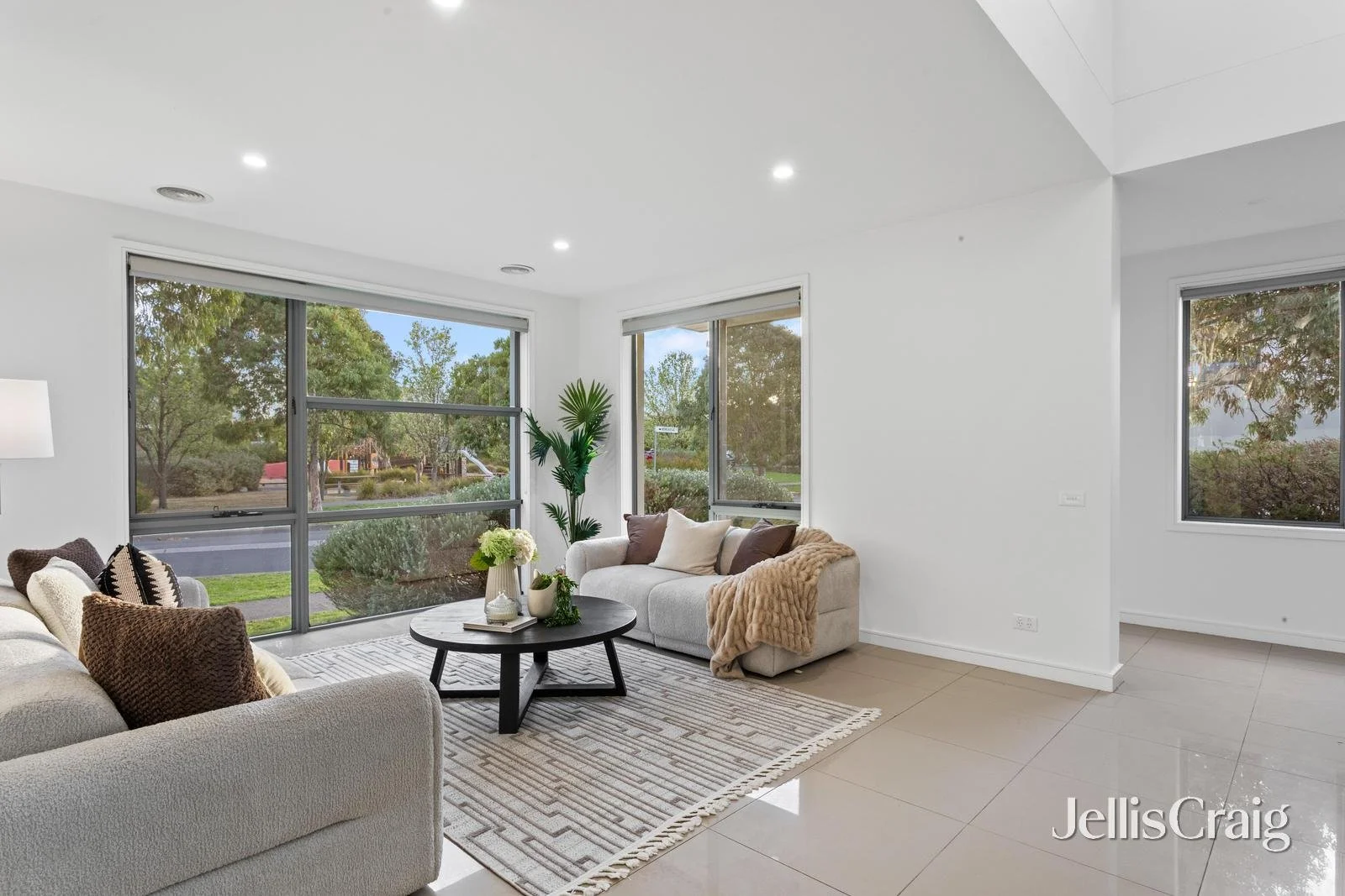 2 Newcastle Drive, Mulgrave VIC 3170 photo 4
