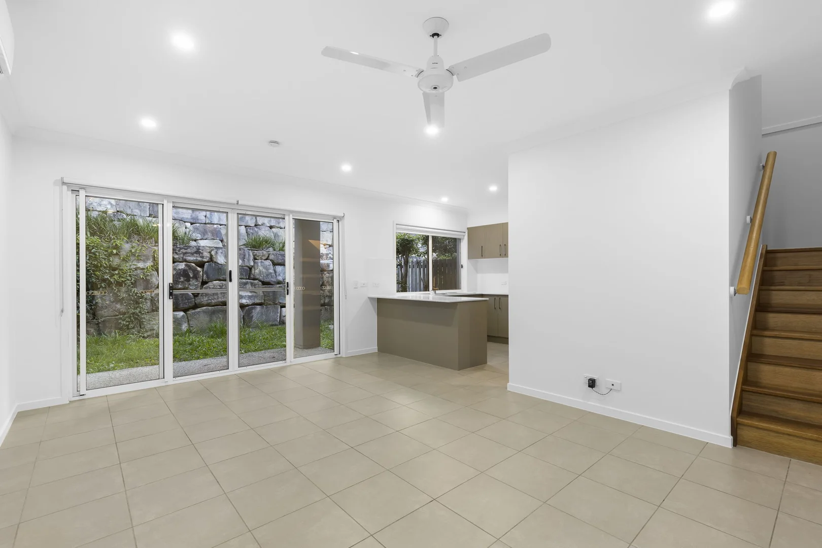 7/8 Riverstone Rd, Helensvale QLD 4212 photo 2