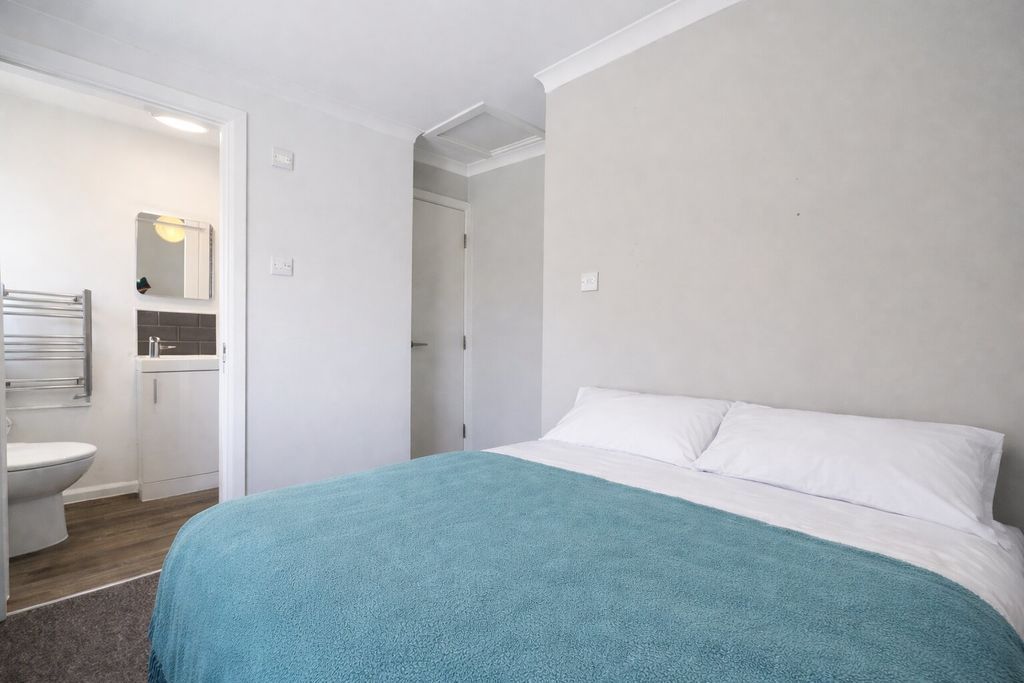 8 bed shared accommodation to rentAuckland Drive, Brighton BN2