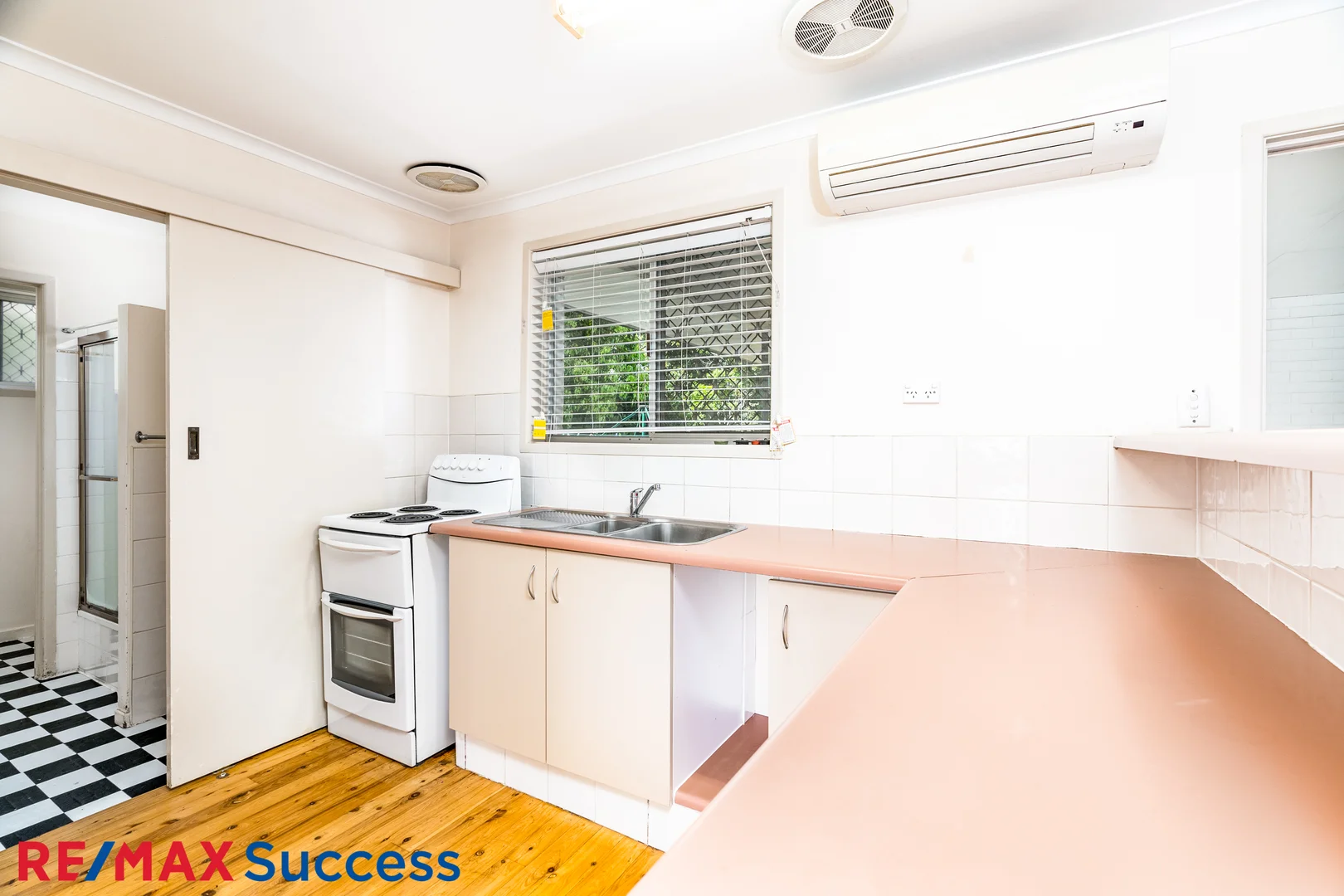 Additional image 4 of 2/60 Wooldridge Street, Mount Lofty QLD 4350