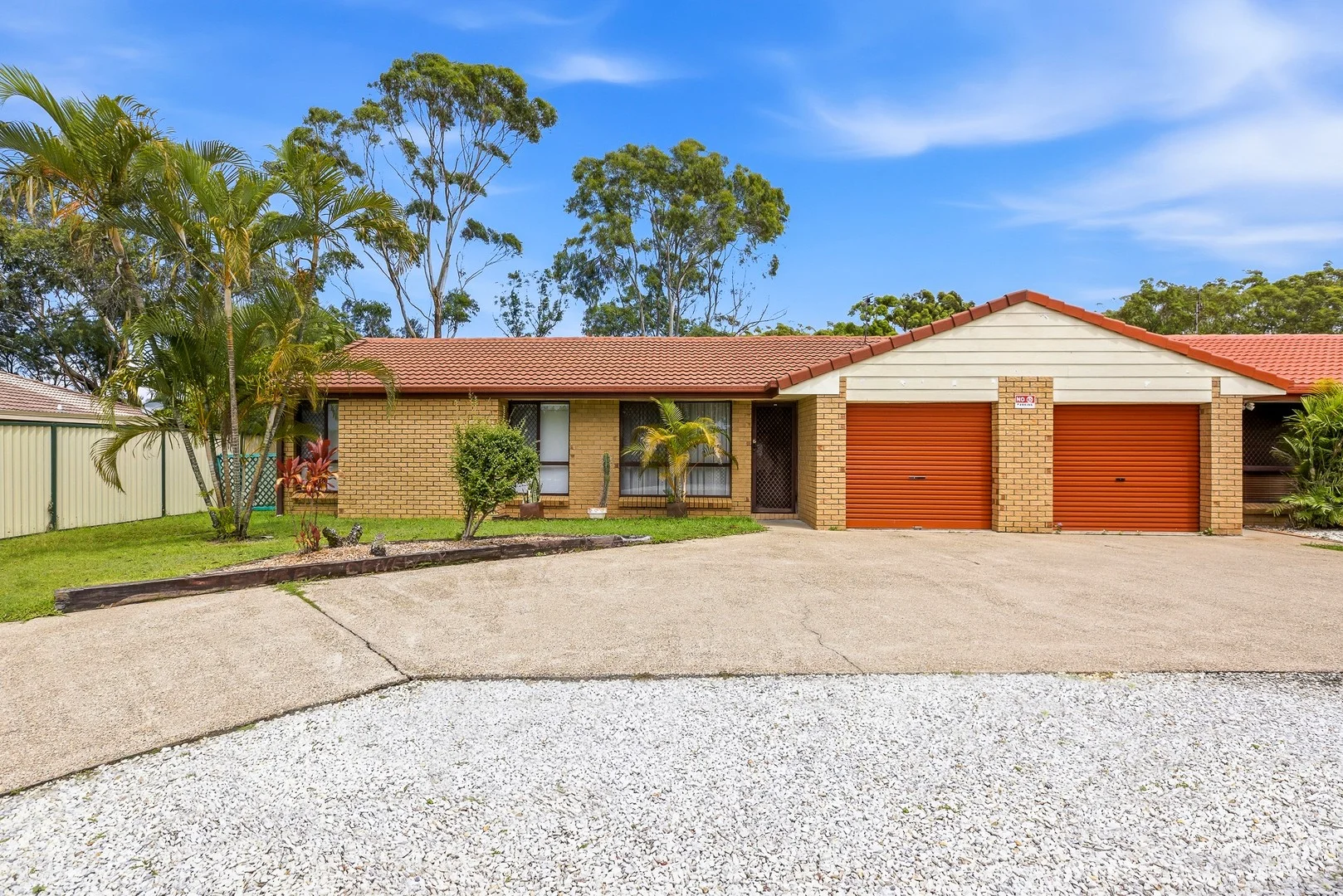 2/10 Callistemon Court, Arundel QLD 4214