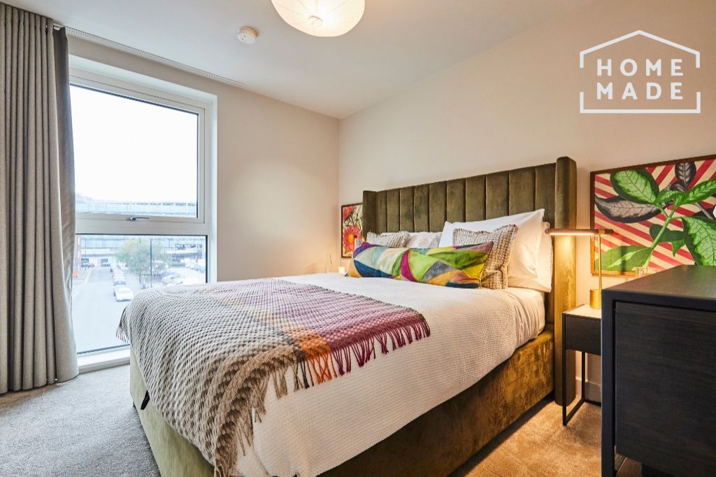 2 bed flat to rentAngel Gardens M4 photo 5