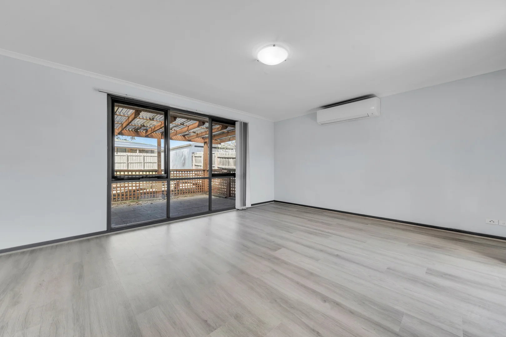 32 Earnshaw Drive, Carrum Downs VIC 3201 photo 4